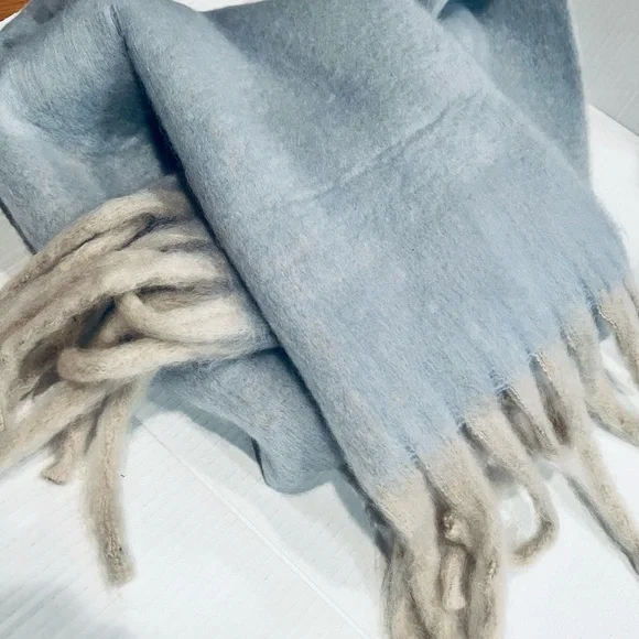 Free People Scarf - Picture 4 of 5